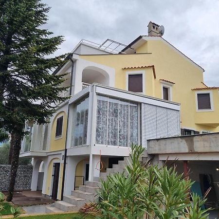 Maestral Apartments Malinska Exterior foto