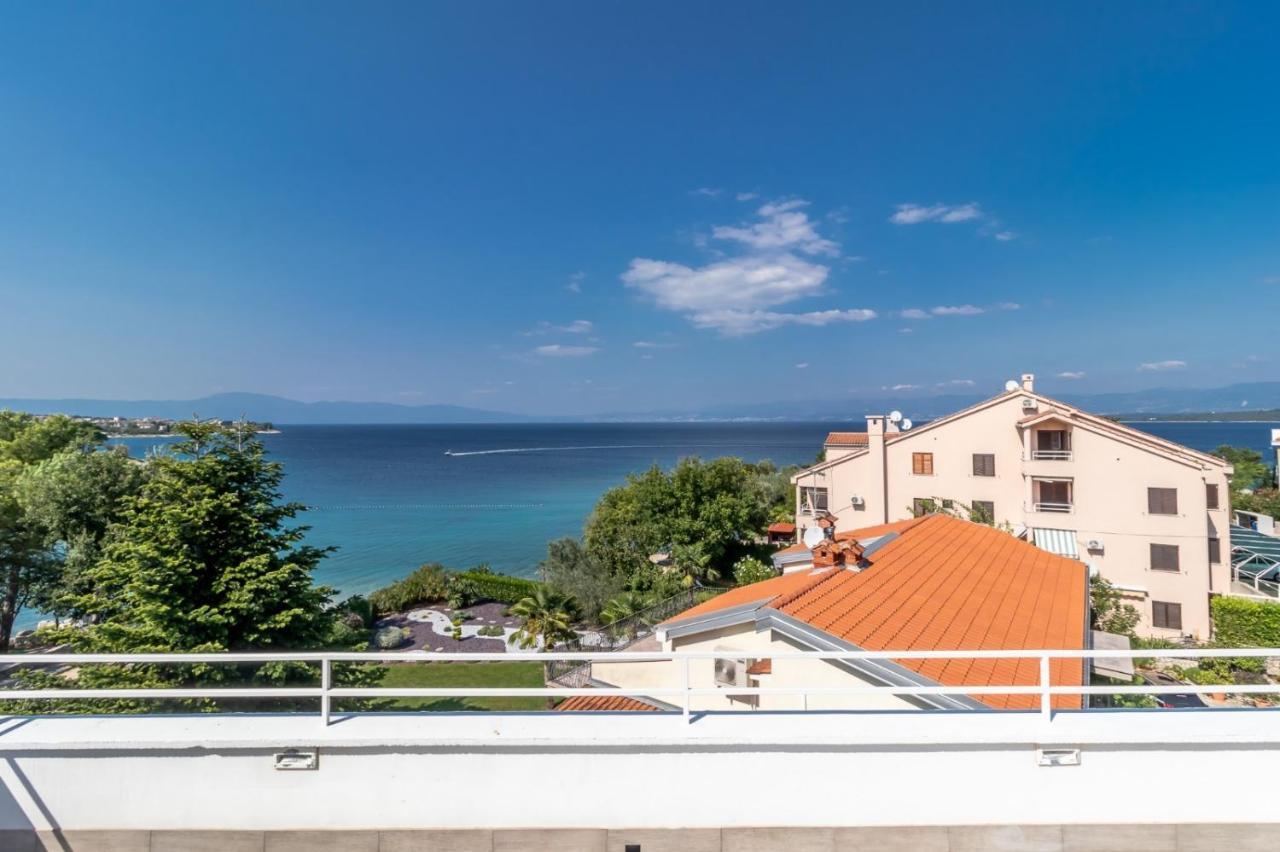 Maestral Apartments Malinska Exterior foto