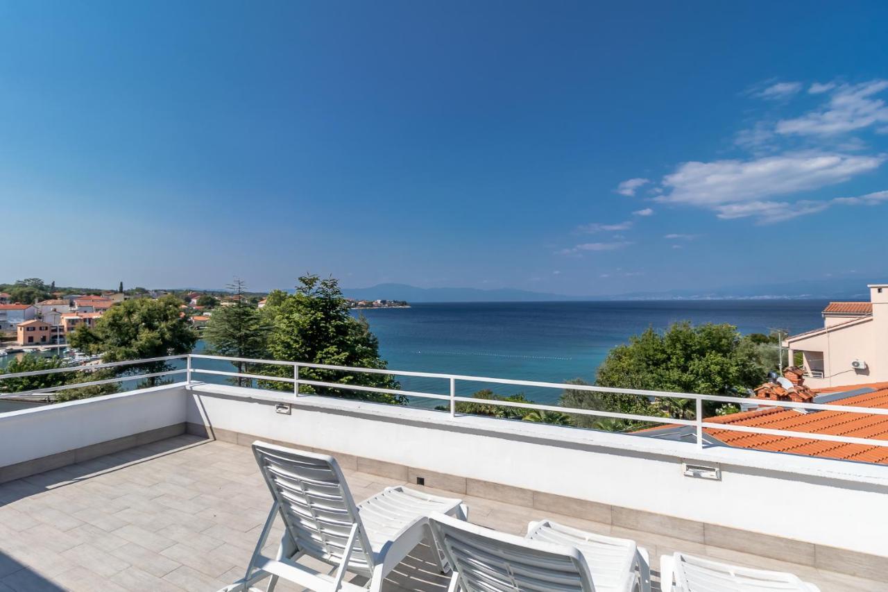 Maestral Apartments Malinska Exterior foto